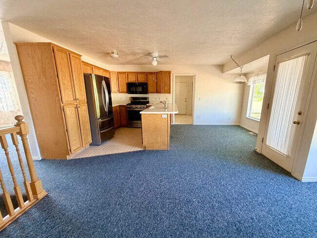 Photo - 2008 W 12510 S