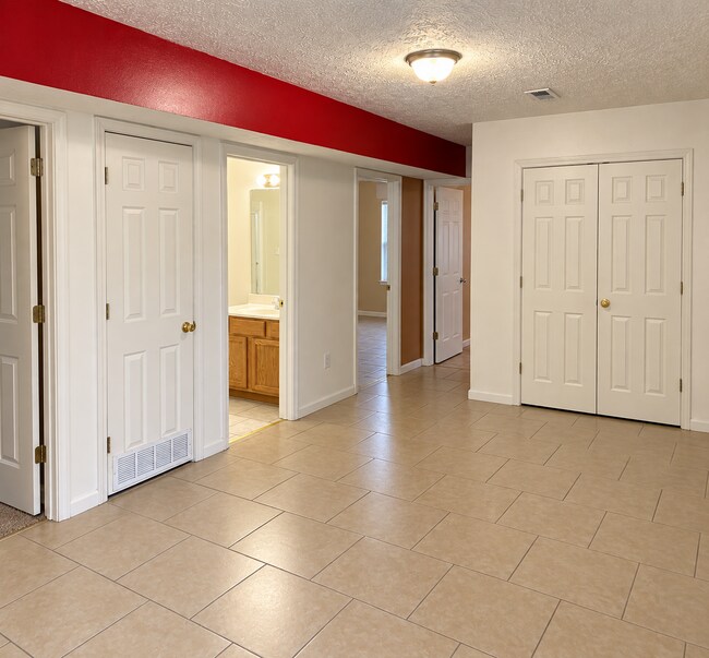 1205 N Woodburn Ave Unit 1
