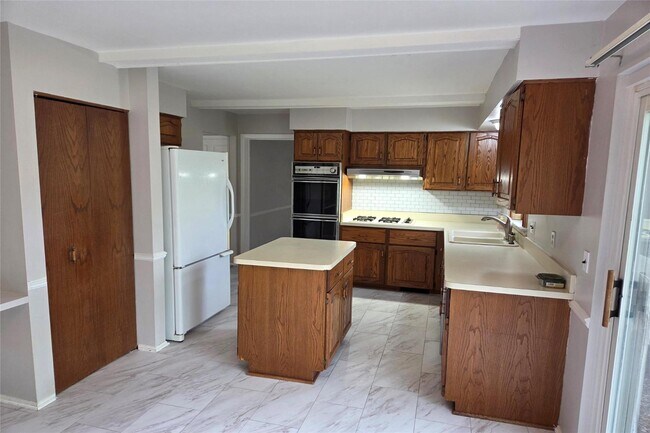 Photo - 515 Hobnail Cir