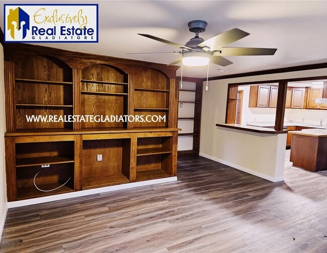 Photo - Pet Friendly Fresh 3 bed 2 bath with fully fenced yard