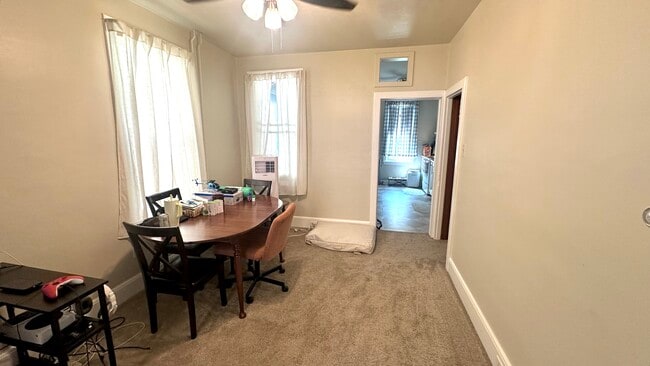 Photo - 204 W Carpenter Ave