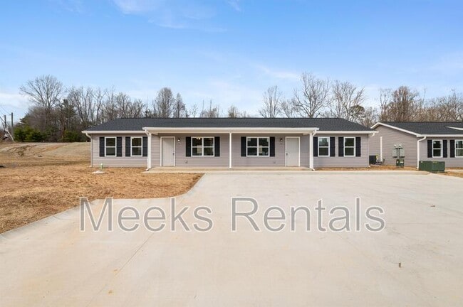 Photo - 15 Cottage Ln