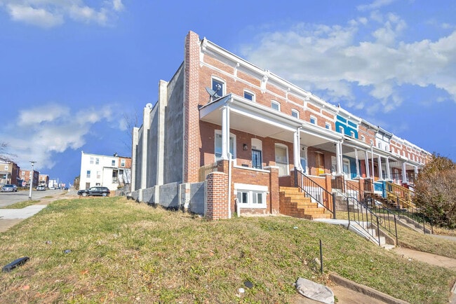 Building Photo - 1802 E 28th St Rental