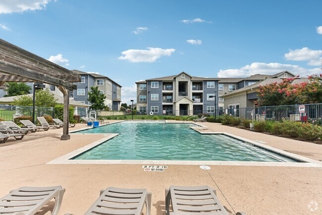 Swimming Pool and Sundeck - The Heights on Parmer Rental