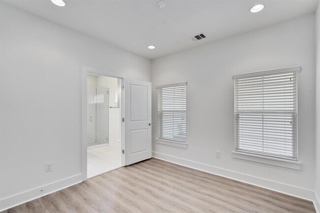 Photo - 1006 Muse Ln Unit 13