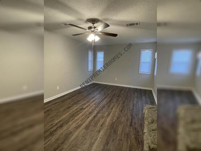 Photo - 7400 Debbie Dr