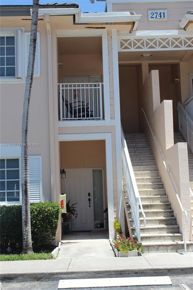 Photo - 2741 NE 4th St Unidad 103