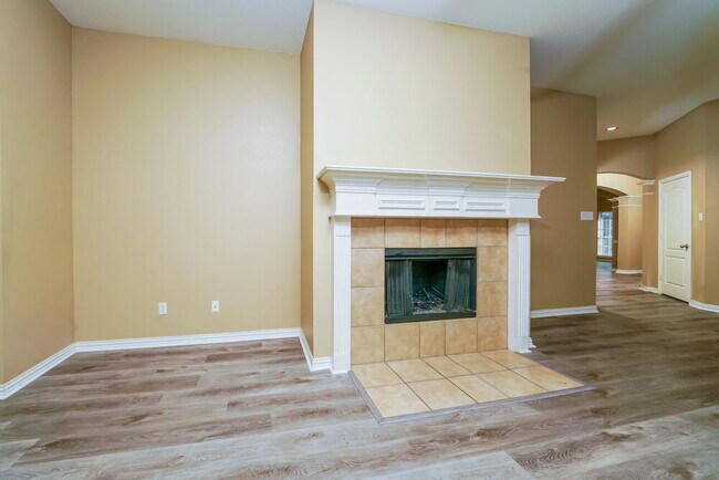 Photo - 5404 Centeridge Ln