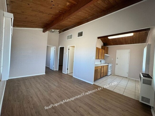 Photo - Charming 2 + 1 Duplex in Rosamond