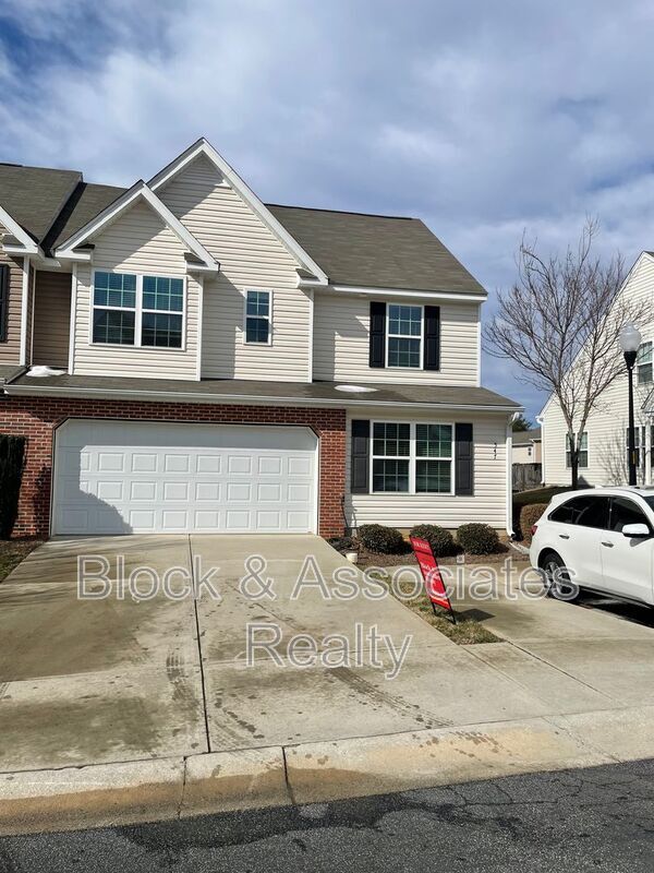 Building Photo - 547 Song Sparrow Ln