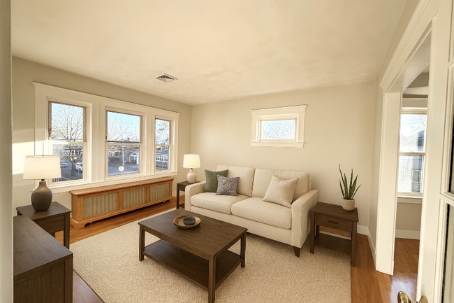 Photo - 35-37 Lindale Ave Unit 2