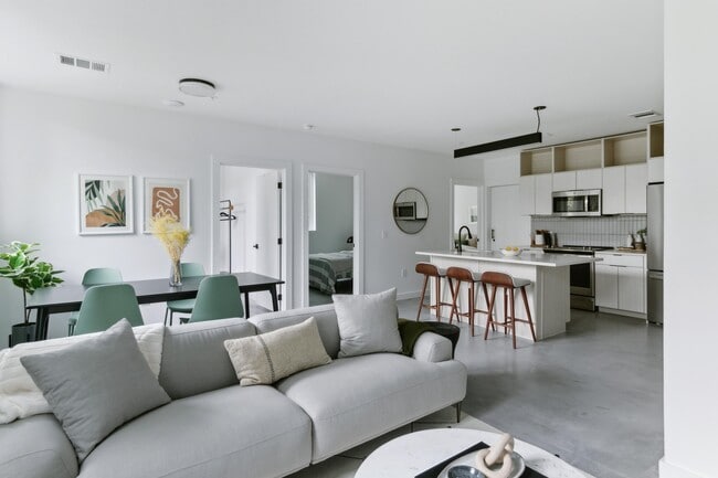 Building Photo - Capitol Living (Furnished Rooms) Rental