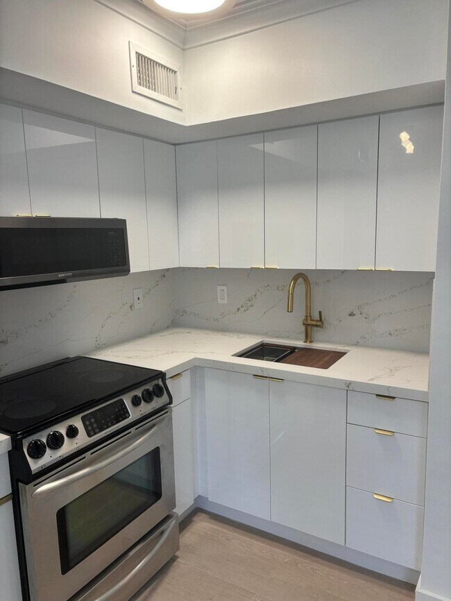 Photo - 924 SE 2nd St Unidad 22