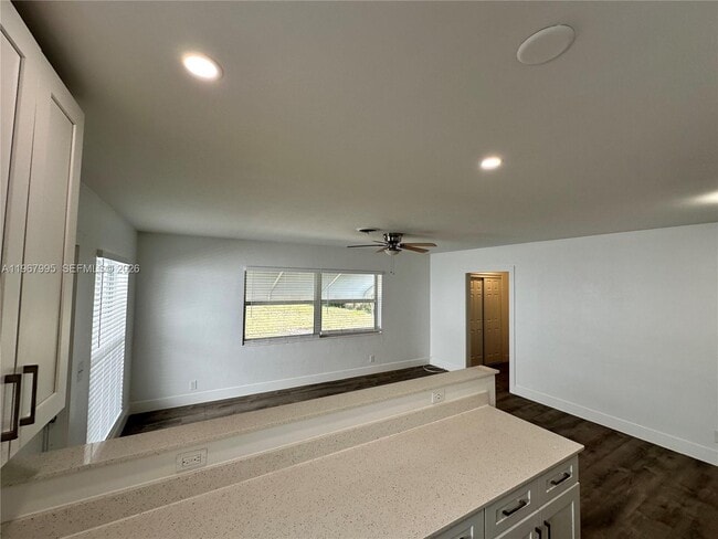 Photo - 2436 Van Buren St Unidad 7