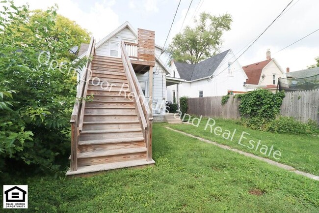 Photo - 927 1/2 Nuttman Ave