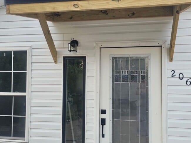 Building Photo - Maryville 37804 - Brand New 1 bedroom, 1 bath in the Heart of Maryville - Contact Troy Adams (865...