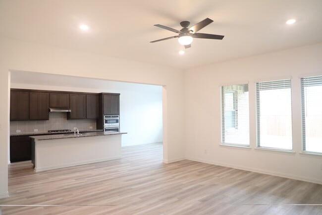 Photo - 1618 Glacier Dr