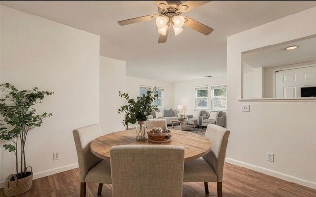 30 Burkeshire Ct