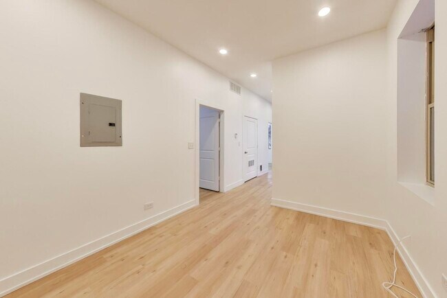 Photo - 1908 W 48th St Unidad 1R