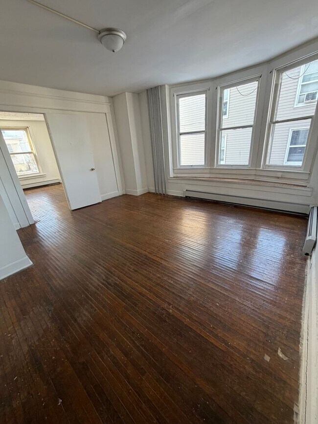 Photo - 49 S Front St Unit 1