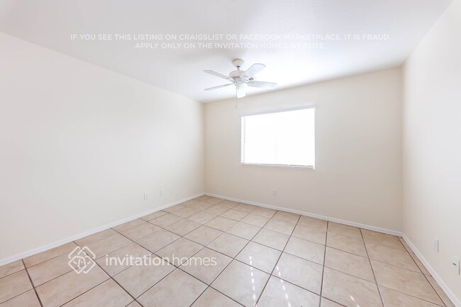 Photo - 7111 N 77th Dr