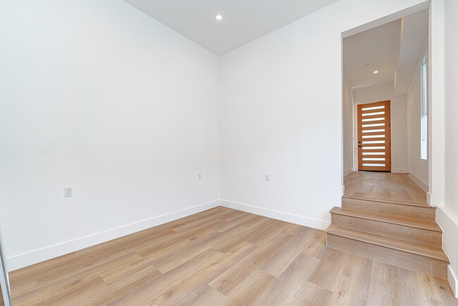 Photo - 614 N Rampart Blvd