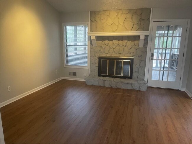 Photo - 516 Faith St