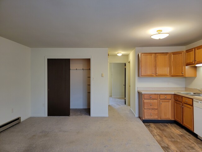 Photo - 61 W Church St Unit 12