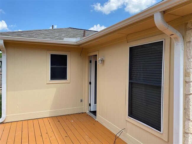 Photo - 1608 Mentone Dr