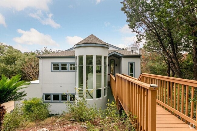 Building Photo - 210 Finn St Rental