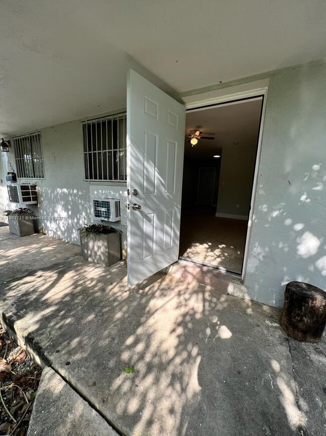 Photo - 1220 NW 12th St Apartment Unit 1