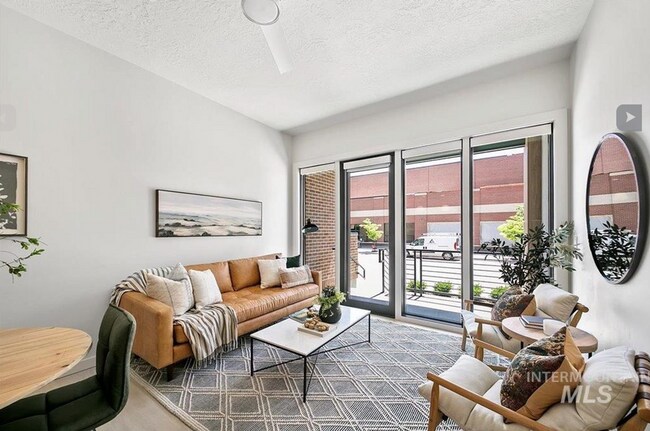 Photo - Stylish 1 Bed, 1 Bath Main-Level Condo in ...