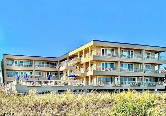 Building Photo - 6100 Boardwalk Unit 310 Rental