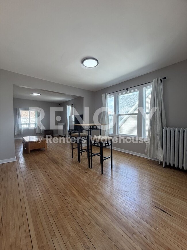Photo - 2925 2nd Ave S