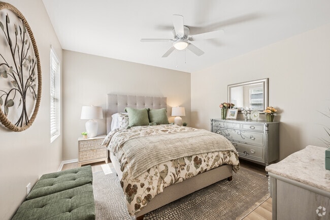 2BR, 1BA - 950SF - Primary Bedroom