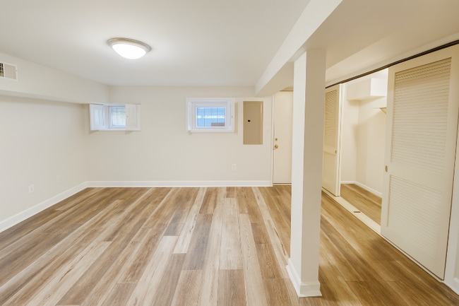Photo - 611 Otis Pl NW