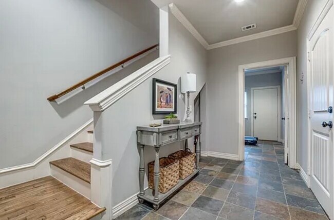 Photo - 1914 Euclid Ave