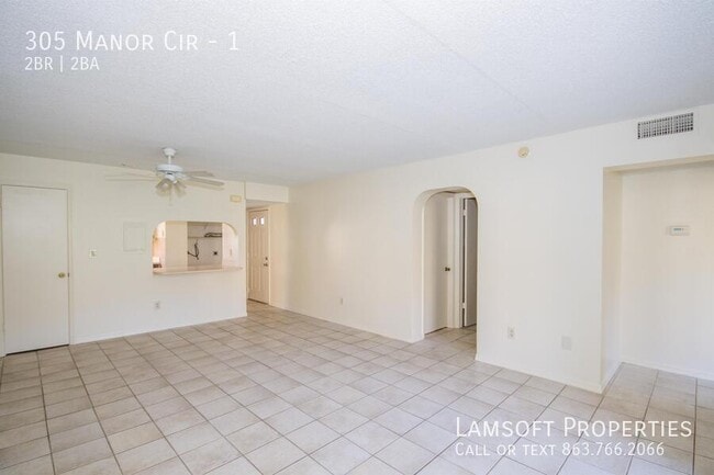 Photo - 305 Manor Cir