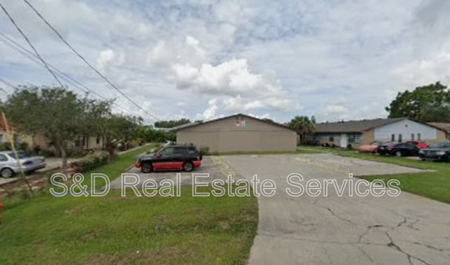 Building Photo - 3025 St Paul Dr