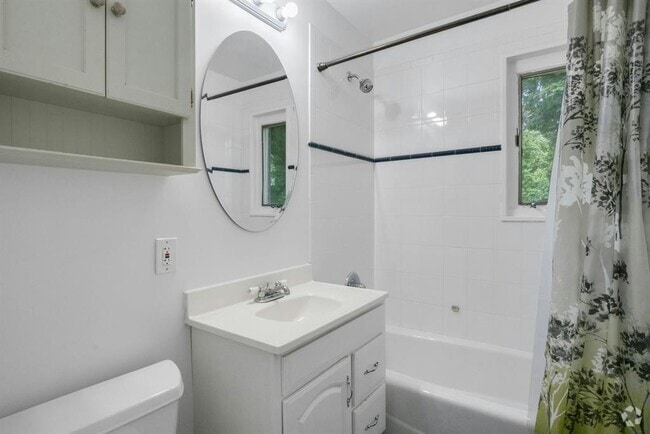 Building Photo - 580 Bedford Rd Unit 26 Rental