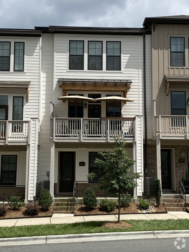 Building Photo - 1310 Nandina St Rental