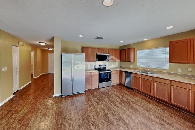 Photo - 1733 Strathmore Cir