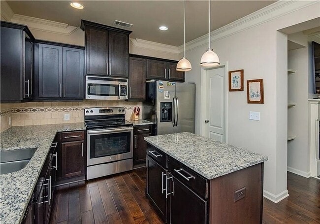 Photo - 3092 Brockenhurst Dr