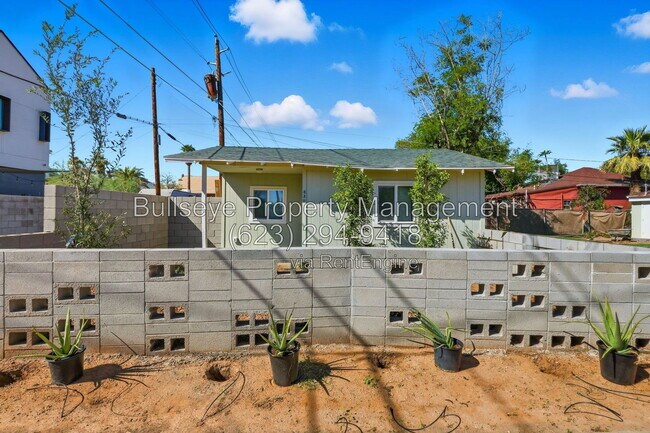 Photo - 830 N 10th St