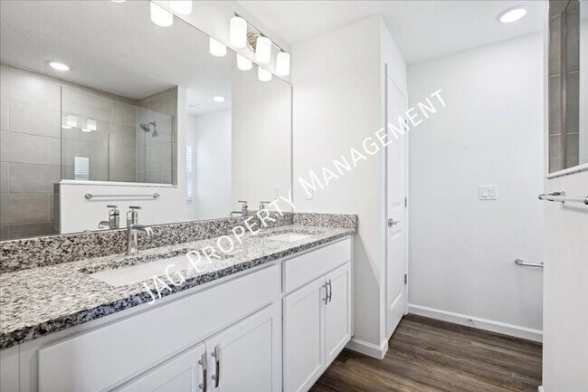 Photo - 174 Underwood Trl