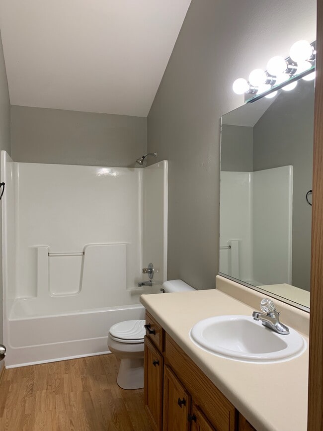 Photo - 1145 SE Village View Ln