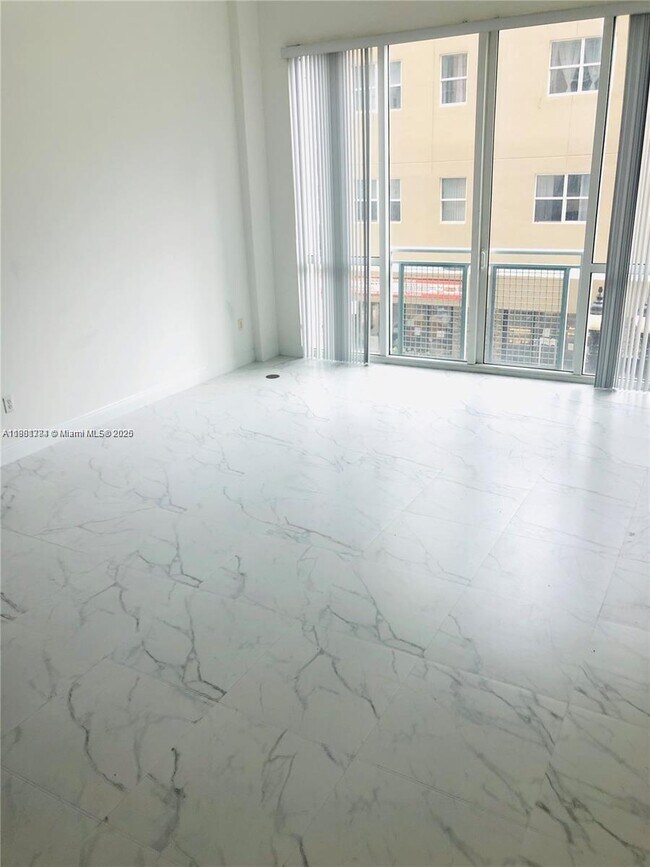 Photo - 253 NE 2nd St Unidad 217