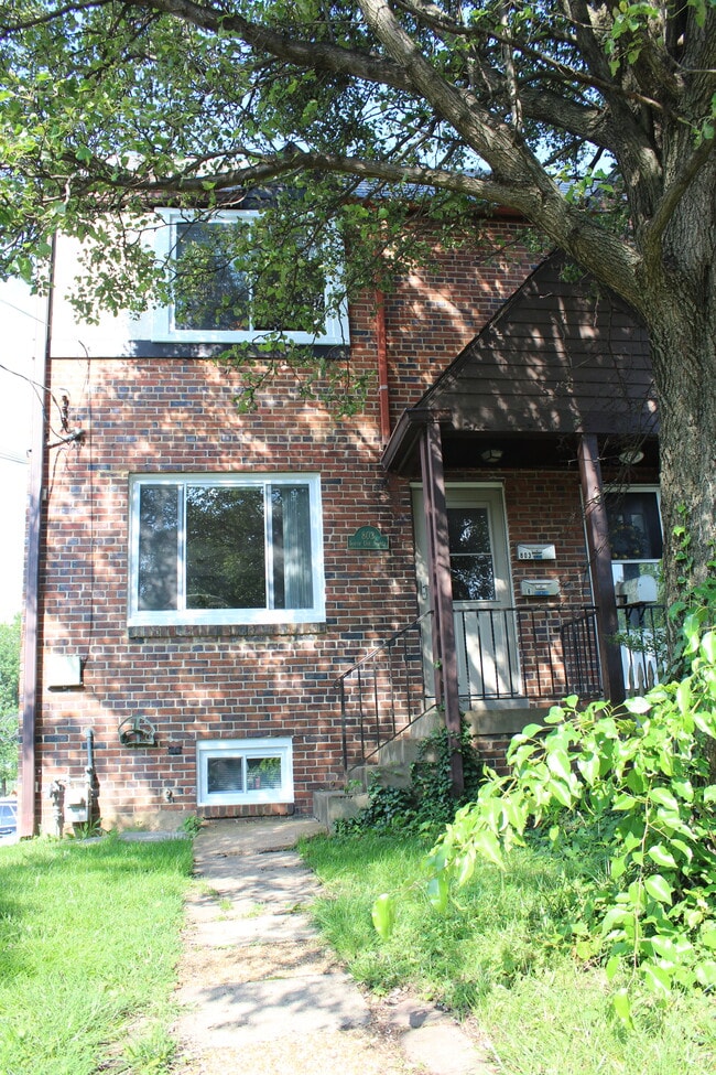 Building Photo - 803 S Ode St Unit A