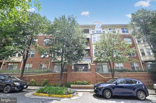 Building Photo - 1855 Stratford Park Pl Unit 314