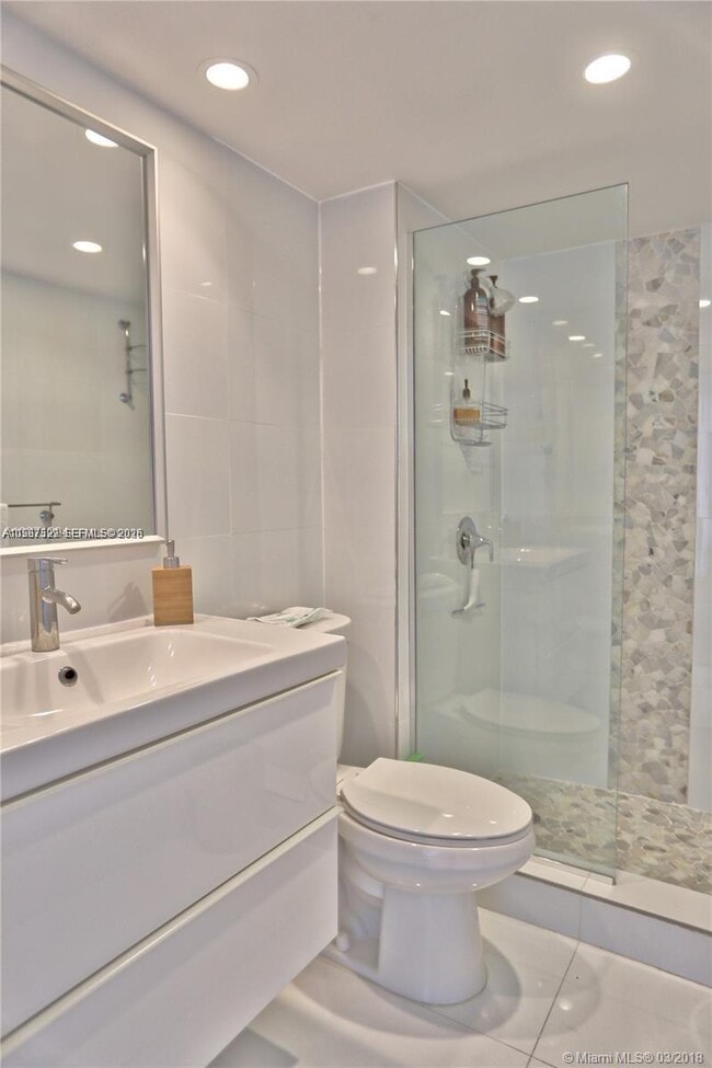 Photo - 5555 Collins Ave Unit 5F